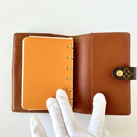 Louis Vuitton Agenda Notebook - Picture 9 of 10